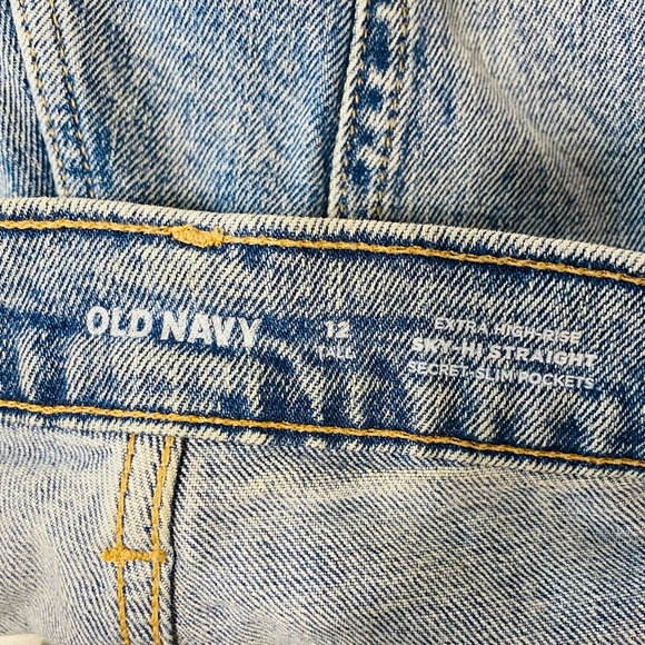 OLD NAVY Extra High Rise Sky-Hi Straight Jeans - Picture 5 of 7